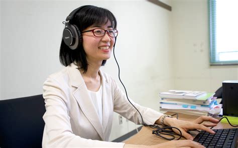 How We Hear: The Perception and Neural Coding of Sound.